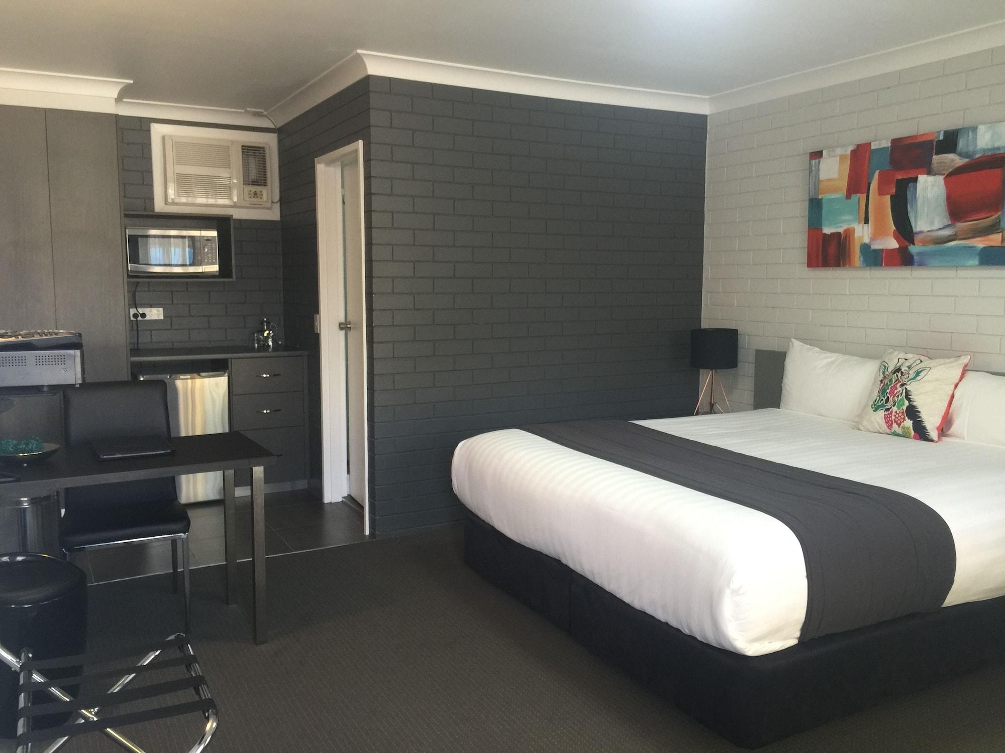 توومبا Blue Violet Motor Inn المظهر الخارجي الصورة